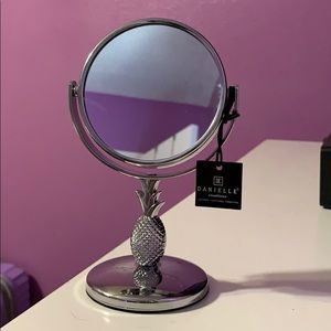 Cute mini mirror!
